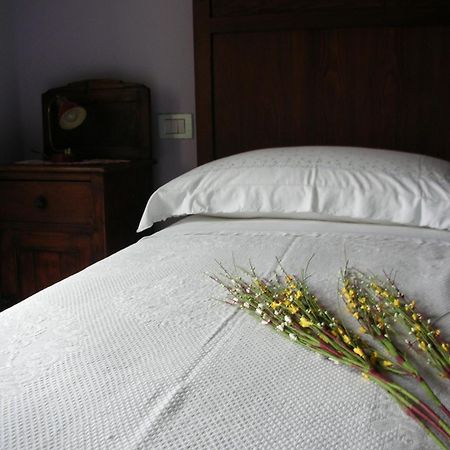 Bed and Breakfast Poggio Dei Prugnoli à Tavoleto Chambre photo