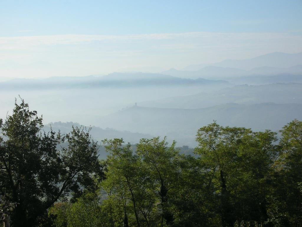 Bed and Breakfast Poggio Dei Prugnoli à Tavoleto Extérieur photo